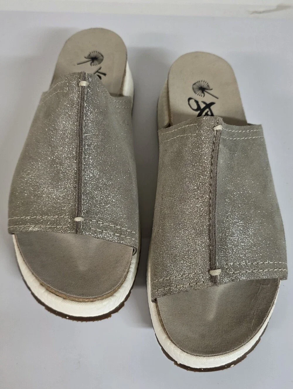 OTBT Women’s Shimmery Silver Platform Slide Sandals 9.5